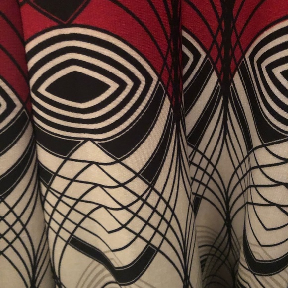 Gabby Skye NWT Graphic Dress Size 16 - Picture 5 of 6